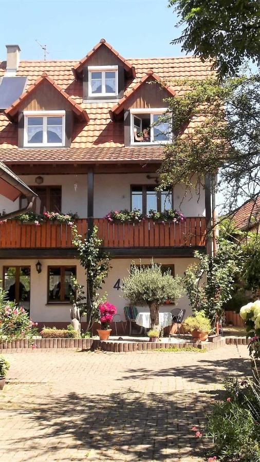 Galerie Ueber Den Gaerten Herbolzheim Exterior photo